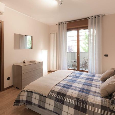 Easy Welcome Casa Rosada Apartamento Nova Milanese Exterior foto