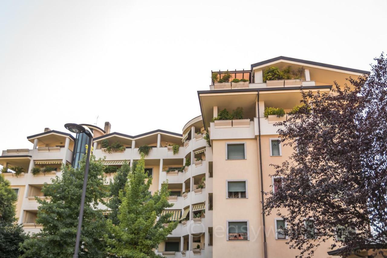 Easy Welcome Casa Rosada Apartamento Nova Milanese Exterior foto