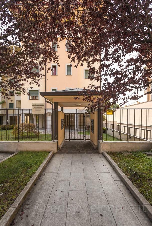 Easy Welcome Casa Rosada Apartamento Nova Milanese Exterior foto